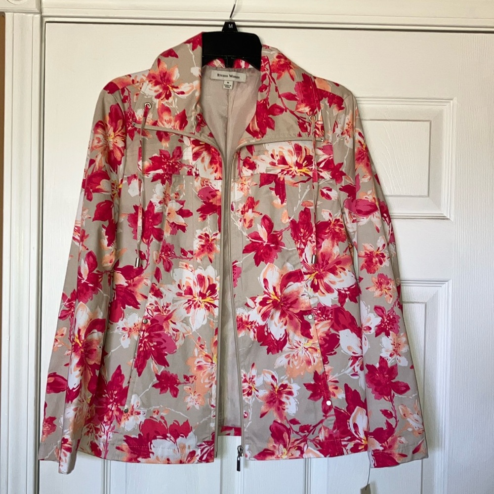 Studio Works, zip up jacket. Size M.